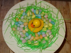 How to Make an Pedestal Serving Tray for Easter – Simply Southern Mom