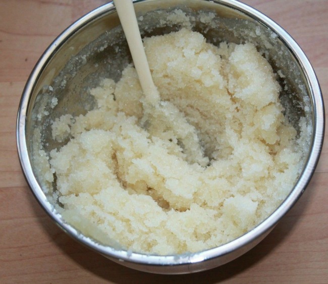 vanilla-sugar-scrub-mixture-resized