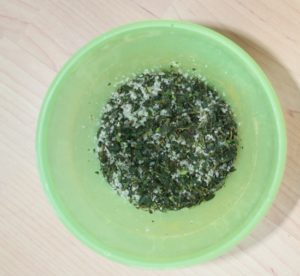 How to Make Fresh Oregano Thyme Salt – Simply Southern Mom